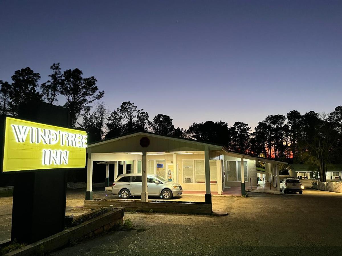 Windtree Inn Grove Hill Bagian luar foto