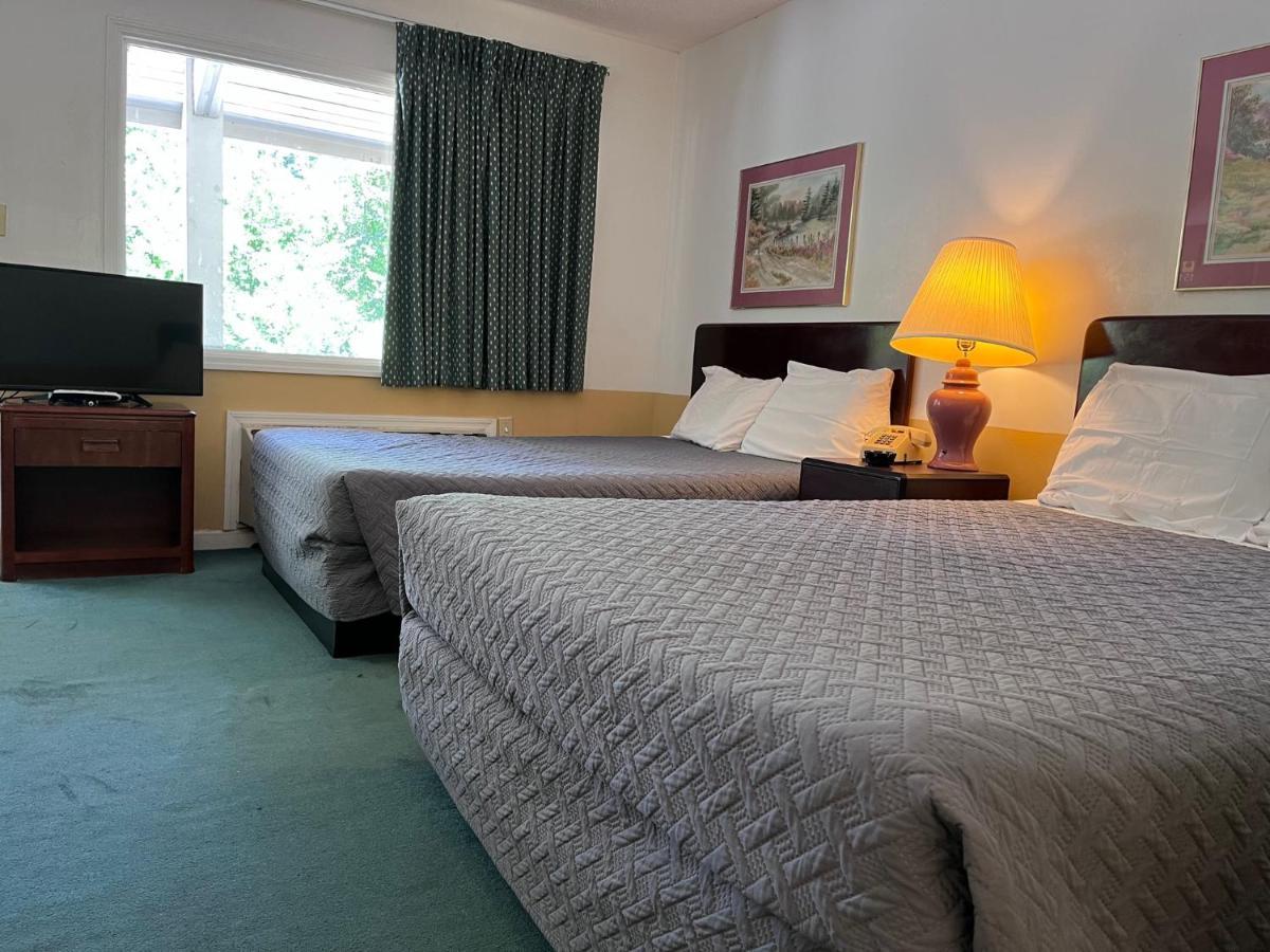 Windtree Inn Grove Hill Bagian luar foto